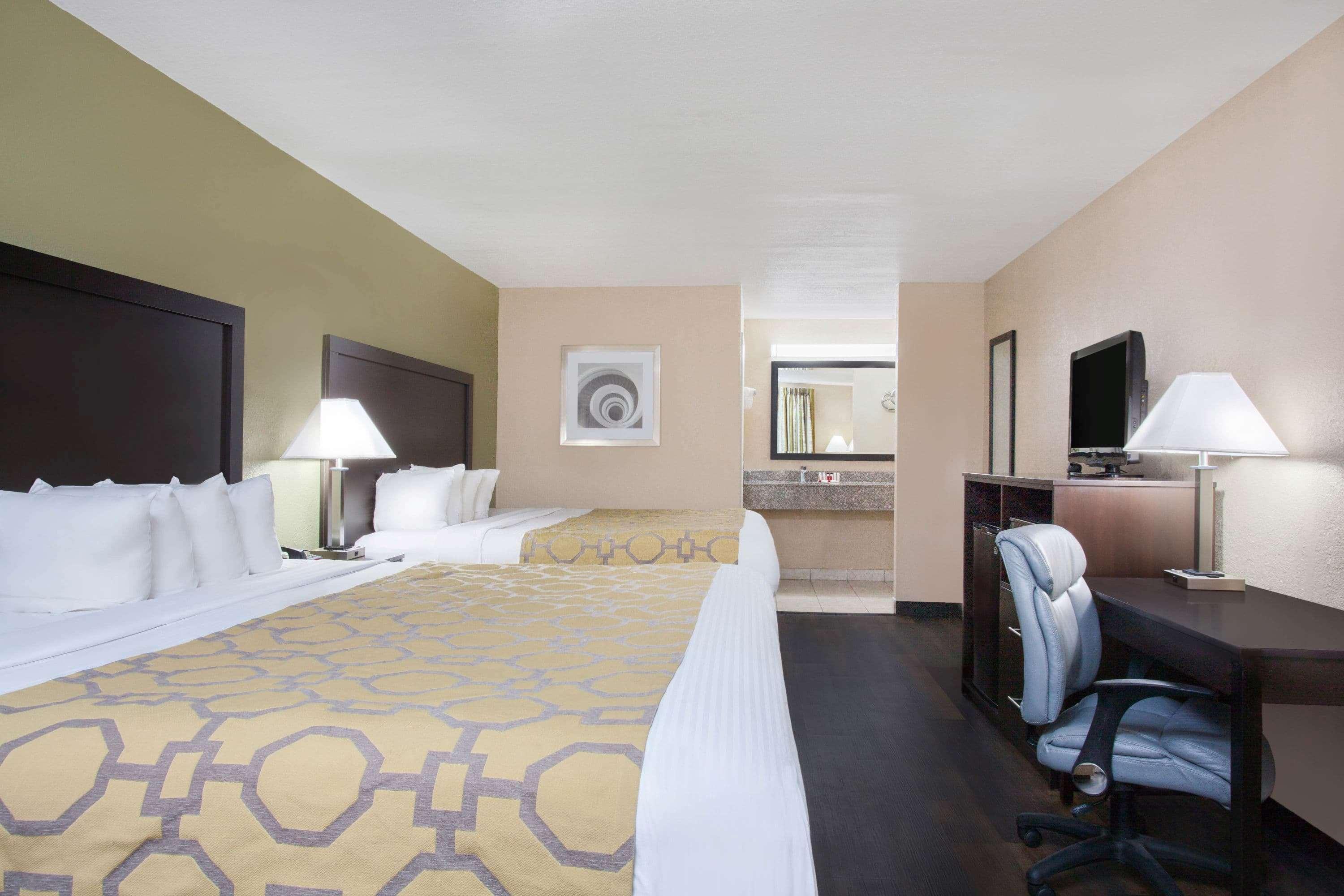 Baymont By Wyndham Lake City Buitenkant foto